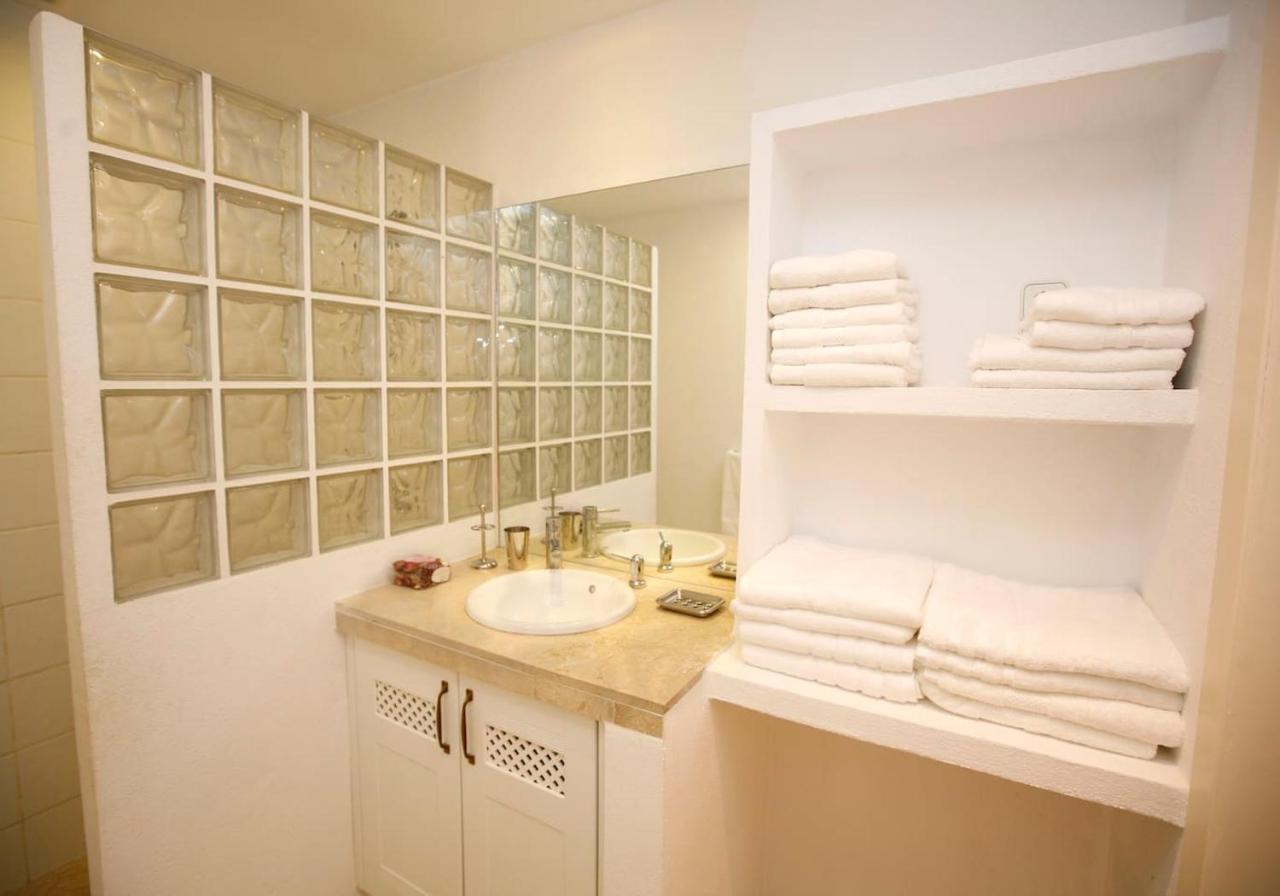 Exclusive Palmeras Puerto Banus, Marbella, Spain Villa Marbella